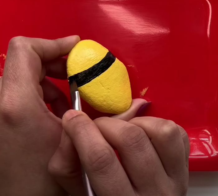 Easy Cute Honey Bee Stone Painting Tutorial